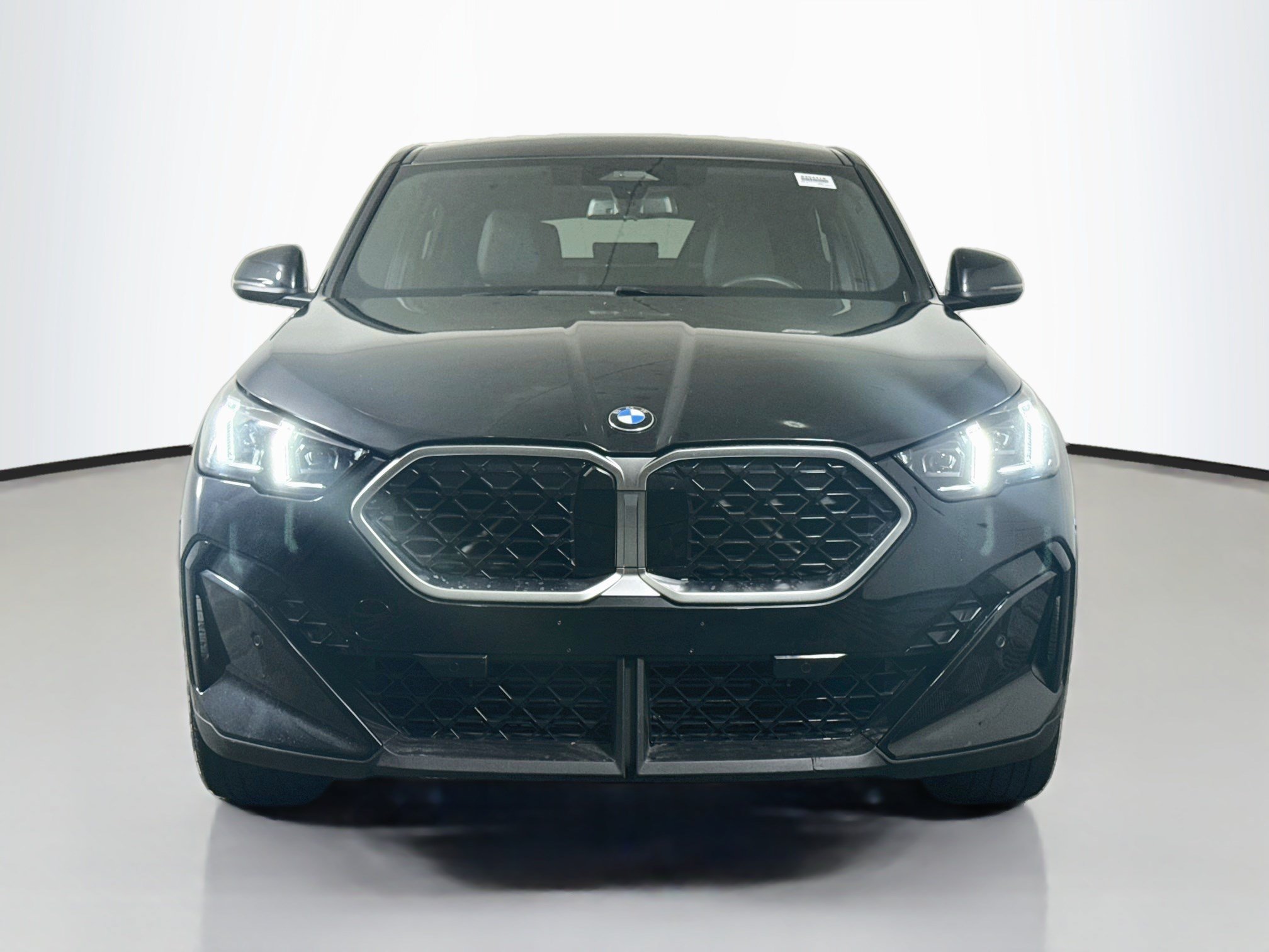 Used 2026 BMW X2 xDrive28i AWD/4WD image 2
