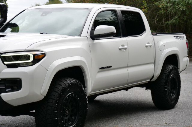 Used 2020 Toyota Tacoma TRD Sport image 33