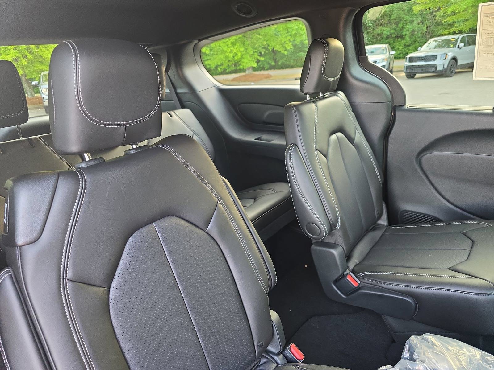 New 2026 Chrysler Pacifica Select FWD image 11