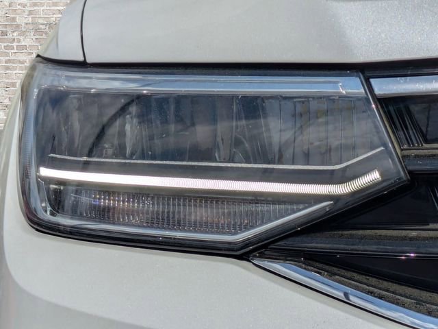 Certified 2023 Volkswagen Tiguan SE R-Line image 10