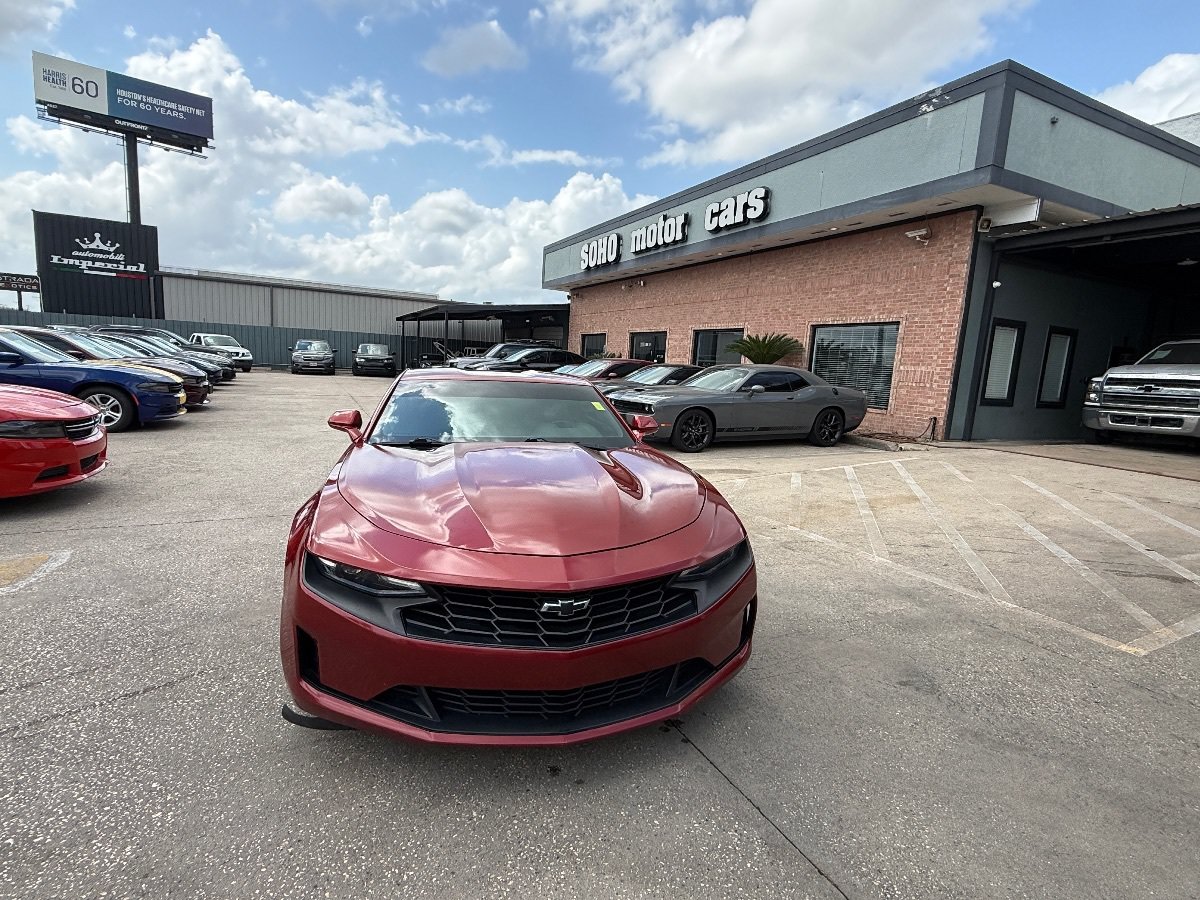 Used 2020 Chevrolet Camaro LT RWD image 8
