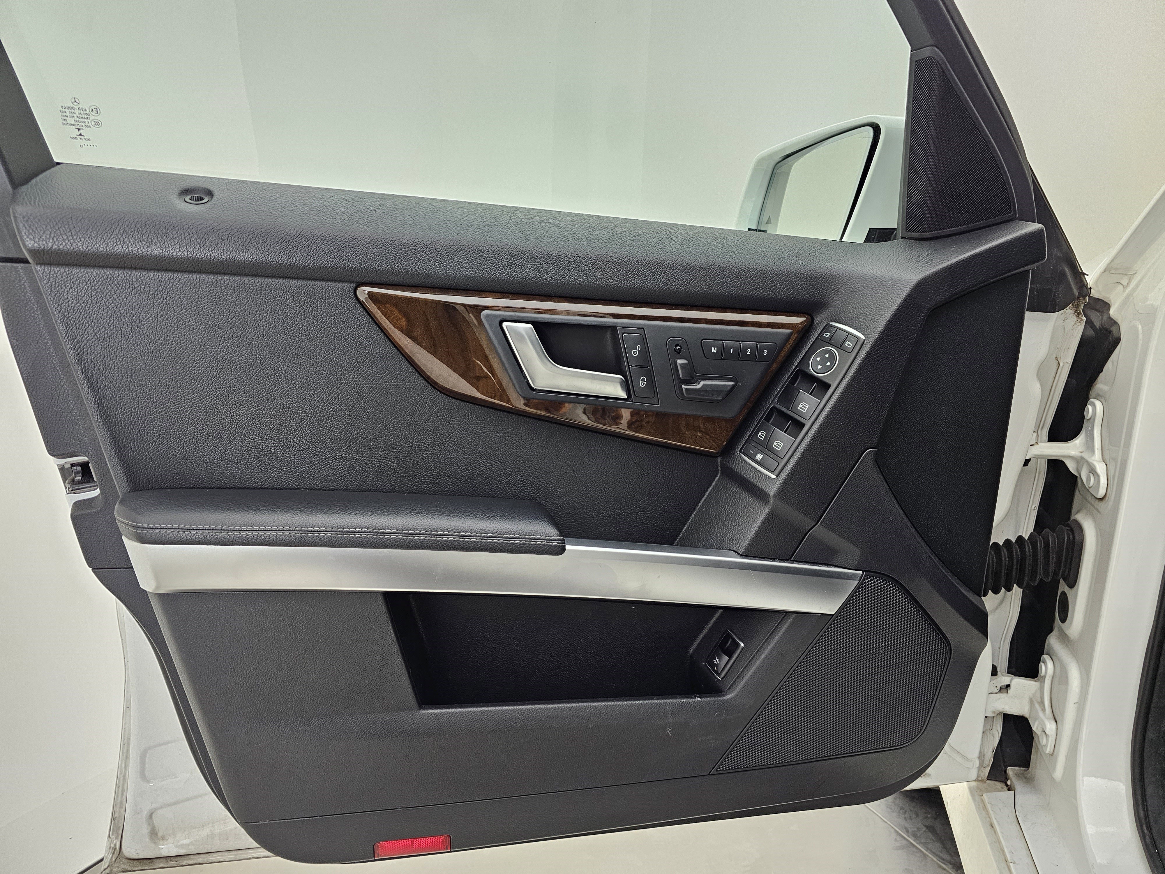 Used 2015 Mercedes-Benz GLK 350 4MATIC image 11