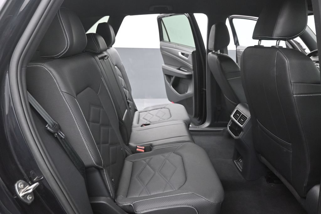 Used 2026 Volkswagen Atlas Cross Sport SE AWD/4WD image 2