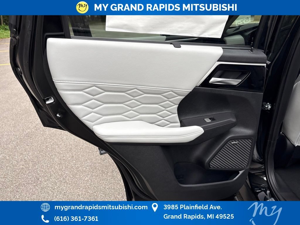 New 2026 Mitsubishi Outlander SEL AWD/4WD image 11
