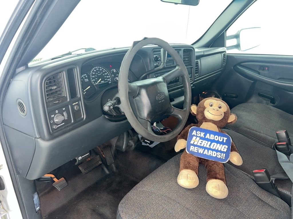 Used 2000 Chevrolet Silverado 2500 Work Truck w/ Firm Ride Suspension Pkg image 9