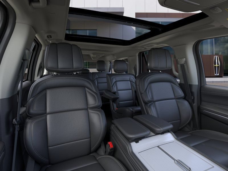 New 2026 Lincoln Navigator L Reserve AWD/4WD image 10