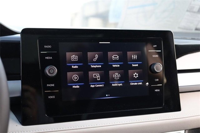 New 2025 Volkswagen Taos SE image 13