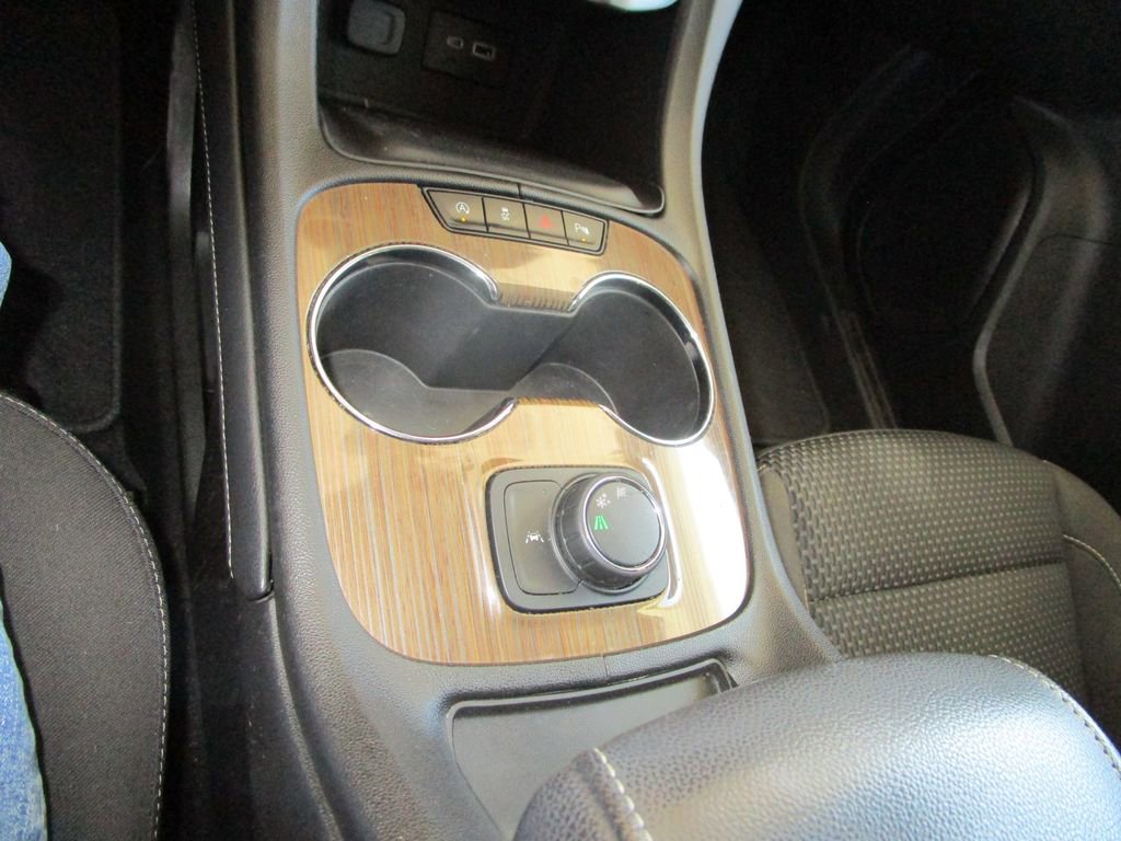 Used 2021 GMC Acadia SLE image 34