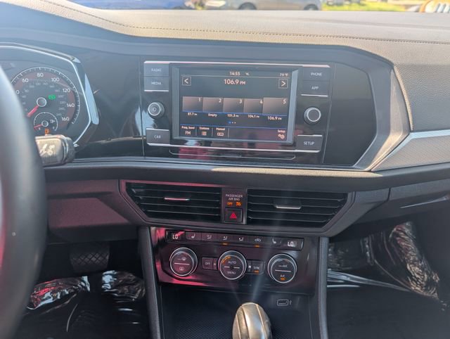 Used 2019 Volkswagen Jetta image 12