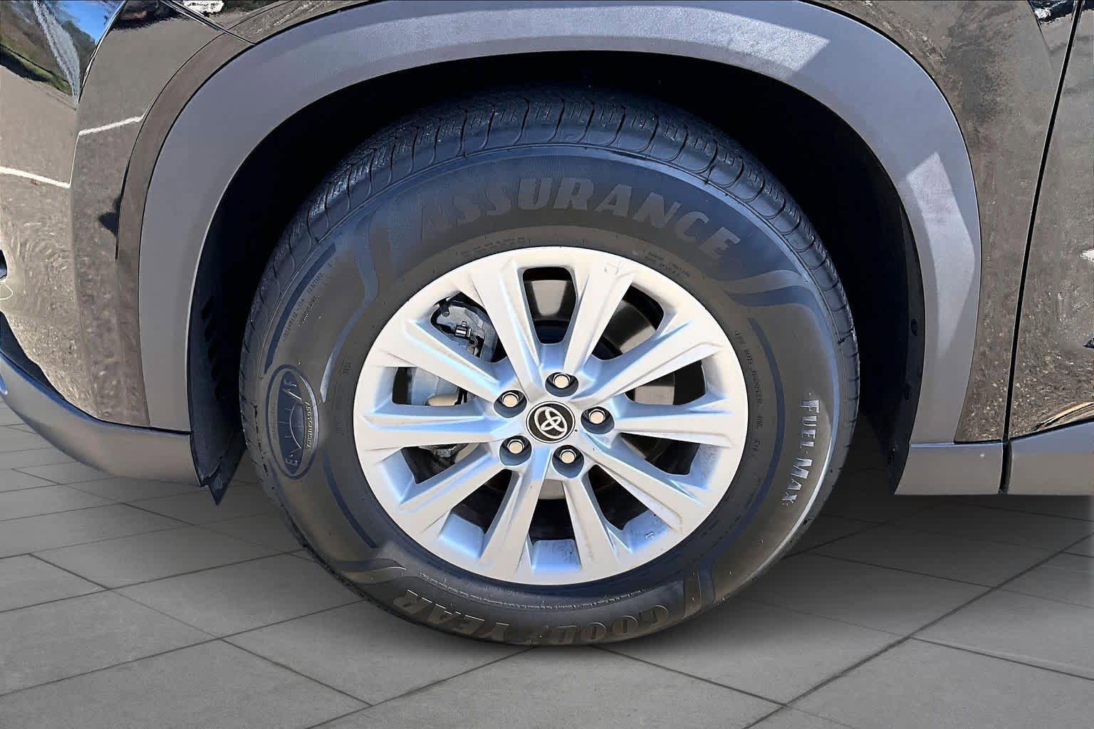 Certified 2025 Toyota Grand Highlander AWD image 10