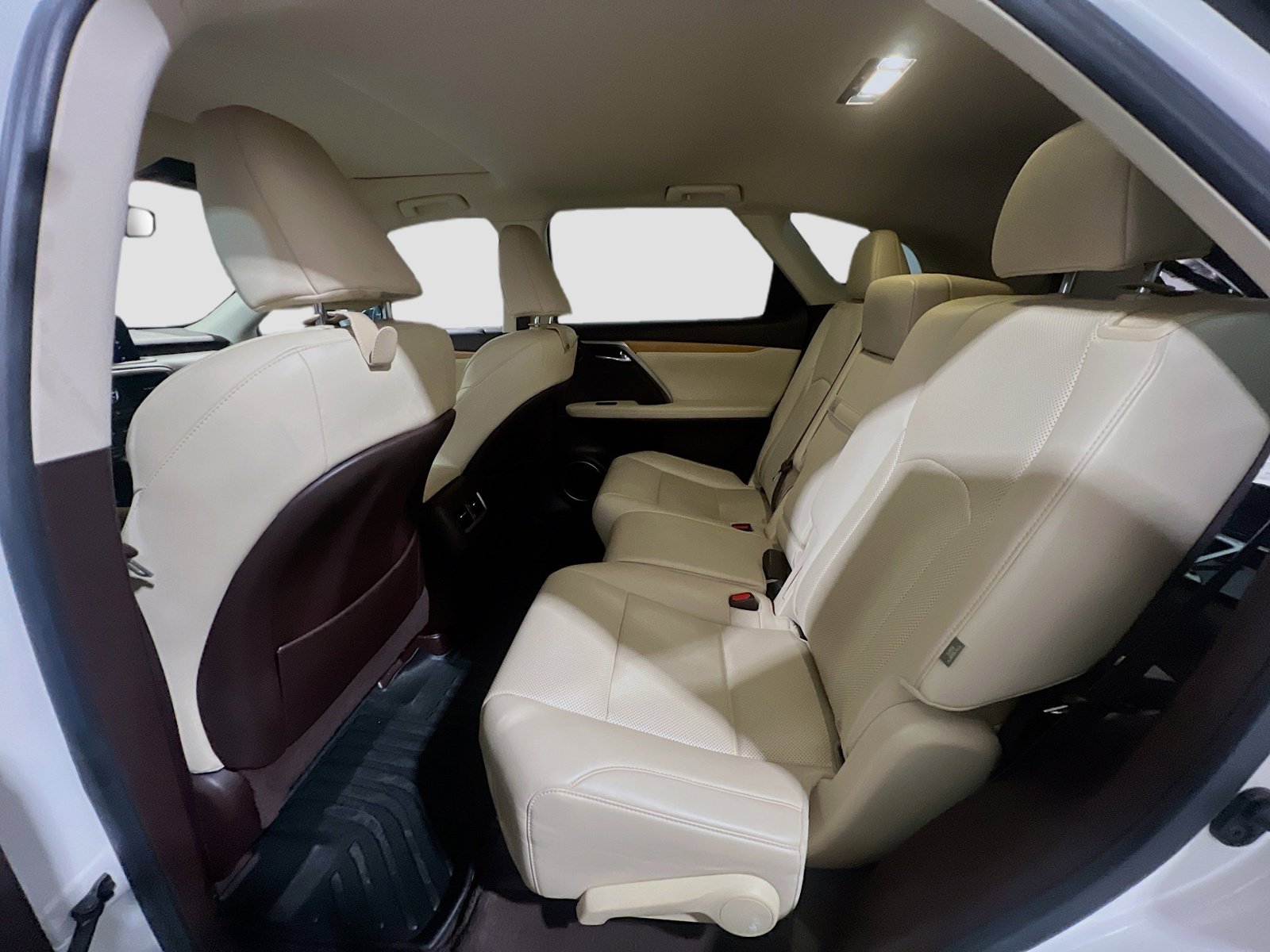 Used 2020 Lexus RX 350L FWD w/ Premium Package image 18