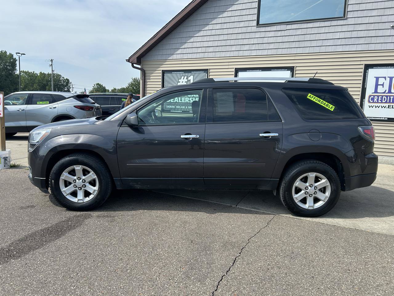 Used 2015 GMC Acadia SLE FWD image 8