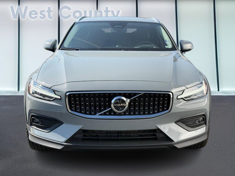 Certified 2025 Volvo V60 B5 Cross Country Ultra AWD/4WD image 10
