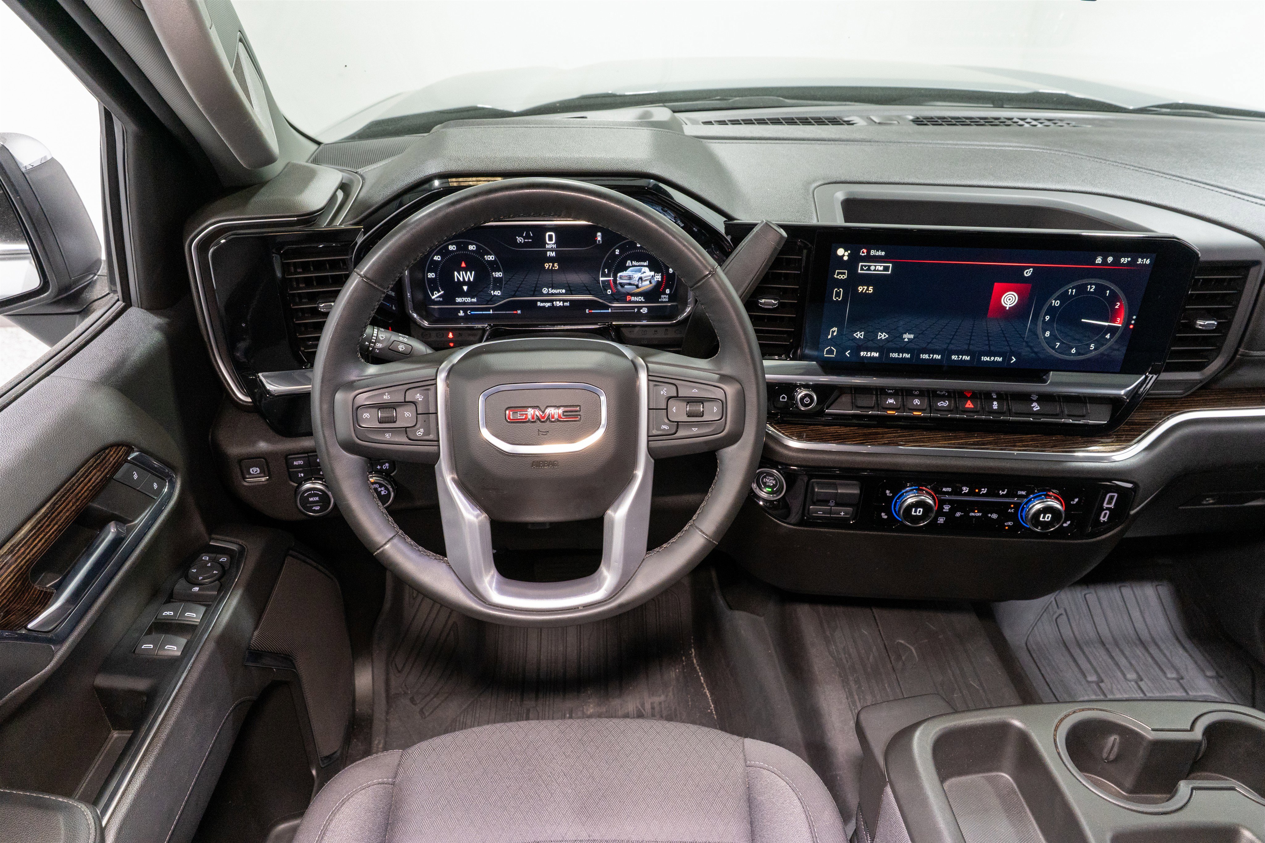 Used 2024 GMC Sierra 1500 SLE w/ Preferred Package image 12