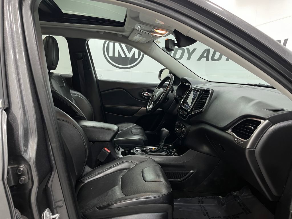 Used 2021 Jeep Cherokee Limited image 31