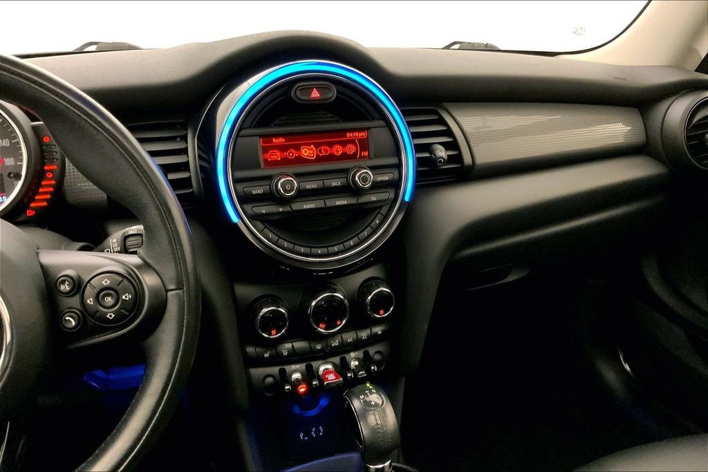 Used 2016 MINI Cooper 2-Door Hardtop image 5