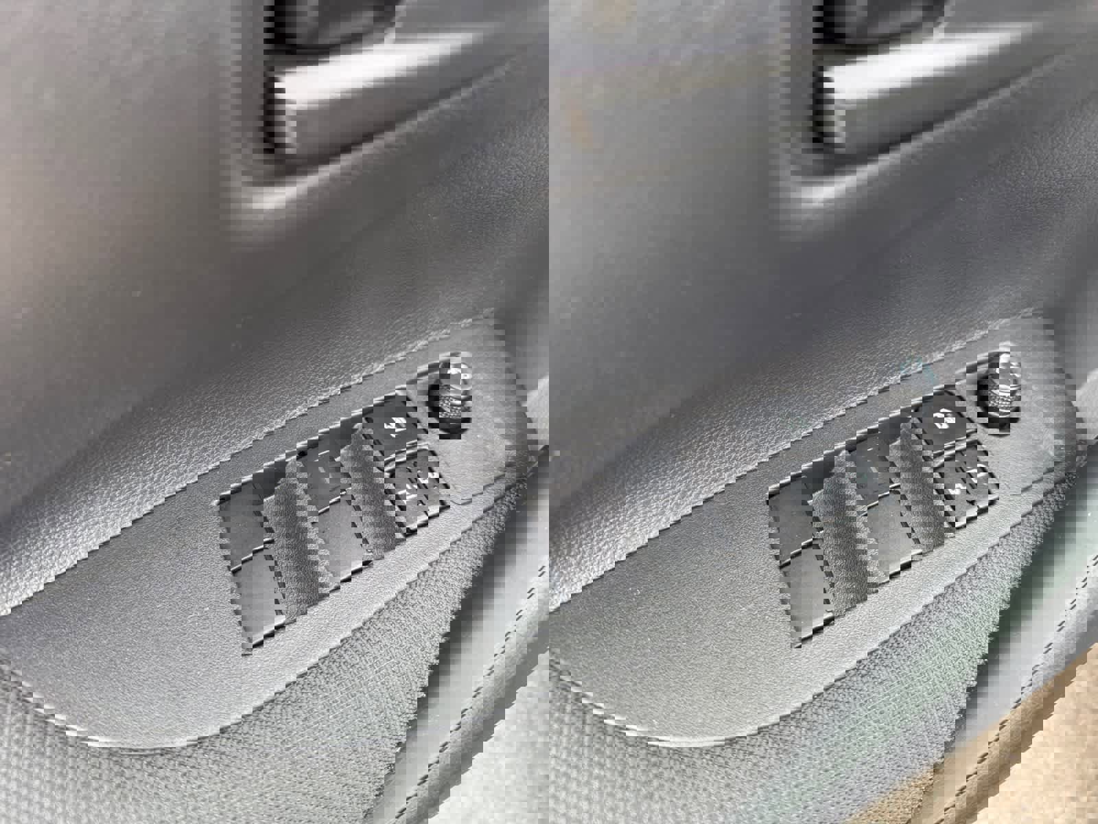 Used 2025 Toyota Corolla LE image 14