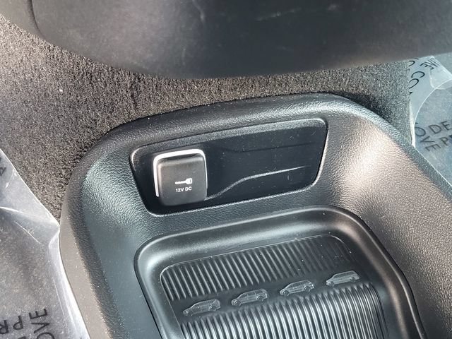 Used 2025 Chrysler Pacifica Select FWD image 17