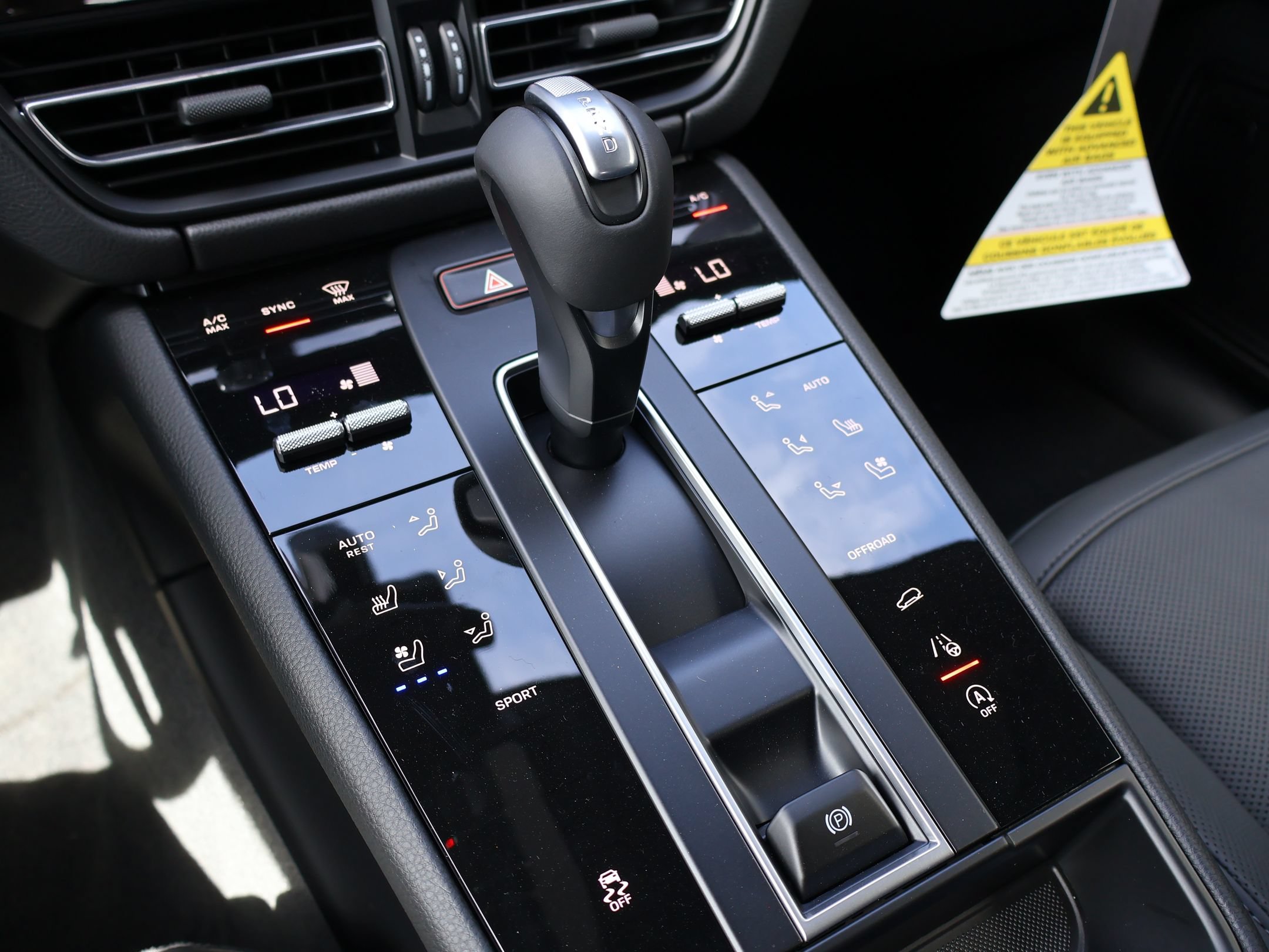 New 2026 Porsche Macan AWD/4WD image 25