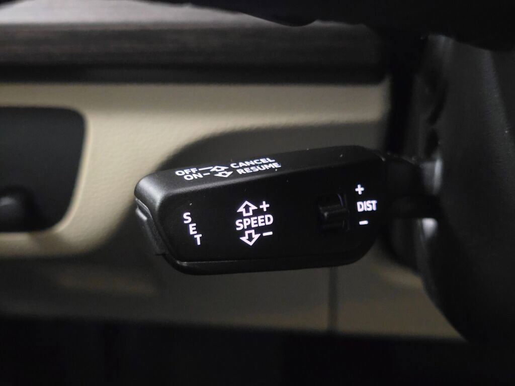 Certified 2025 Audi Q5 2.0T Premium Plus image 44