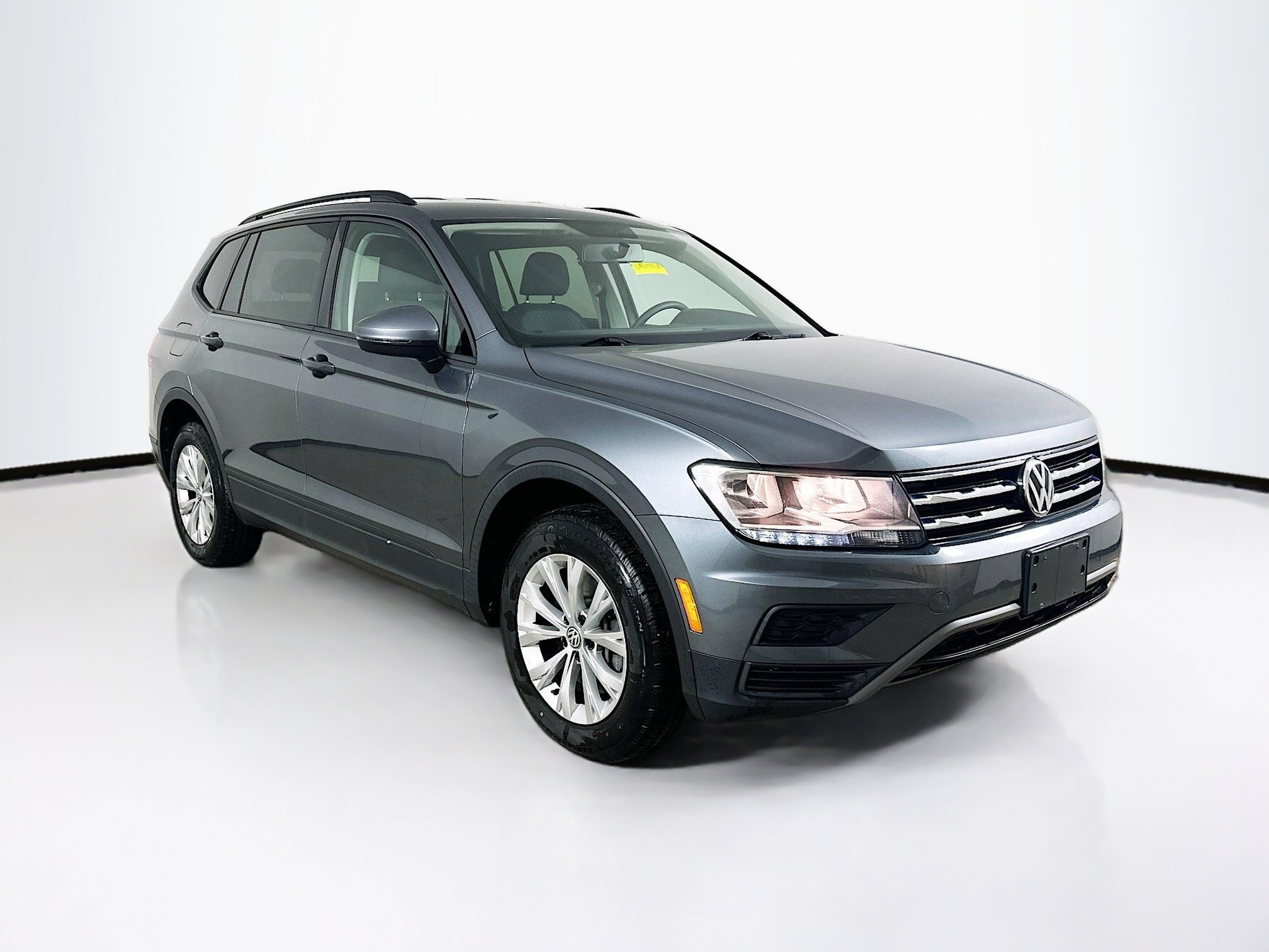 Used 2018 Volkswagen Tiguan S image 4