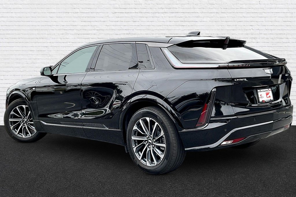 Used 2024 Cadillac Lyriq Sport RWD image 4