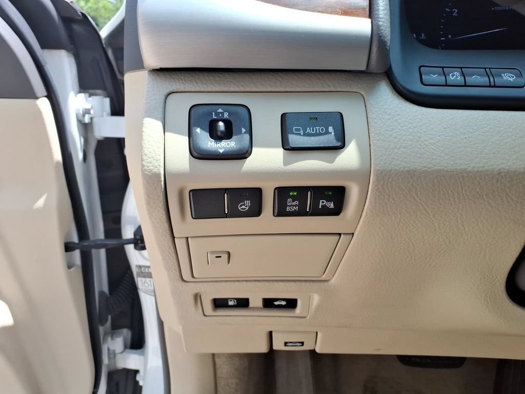 Used 2014 Lexus LS 460 w/ Comfort Package RWD image 15