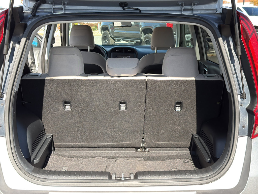 Used 2022 Kia Soul LX image 25