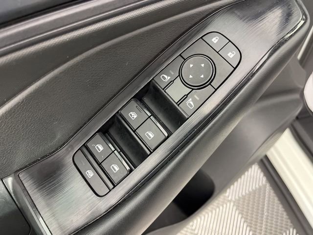 Used 2024 Nissan Rogue S image 32