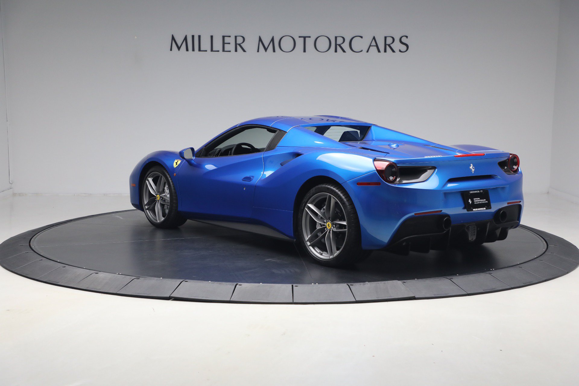 Used 2017 Ferrari 488 Spider RWD image 37