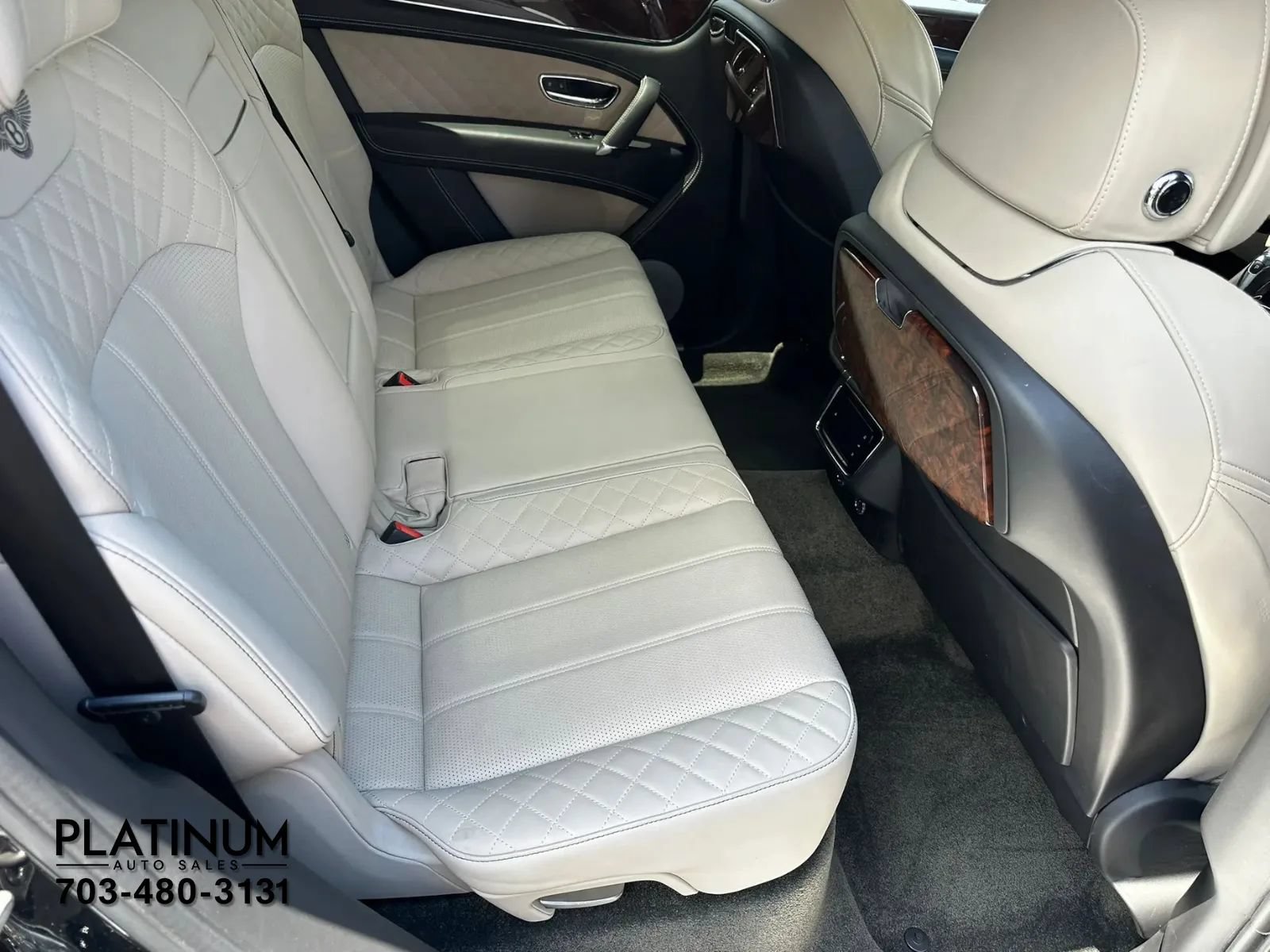 Used 2017 Bentley Bentayga AWD/4WD image 16