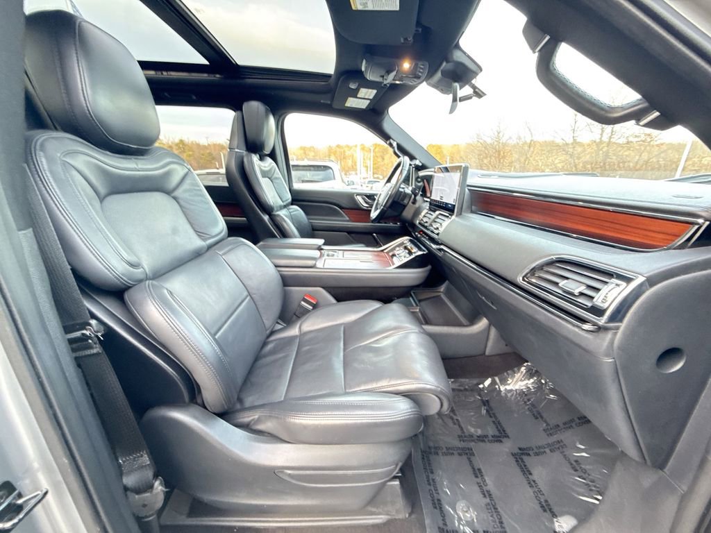 Used 2023 Lincoln Navigator Reserve image 27