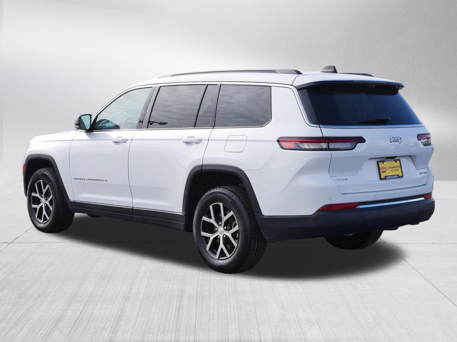 Used 2024 Jeep Grand Cherokee L Limited w/ Luxury Tech Group II AWD/4WD image 5