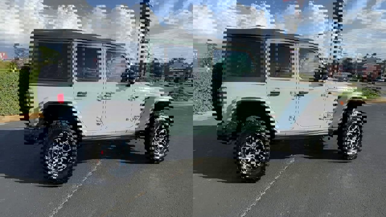 Used 2023 Jeep Wrangler Unlimited Rubicon w/ Cold Weather Group image 9