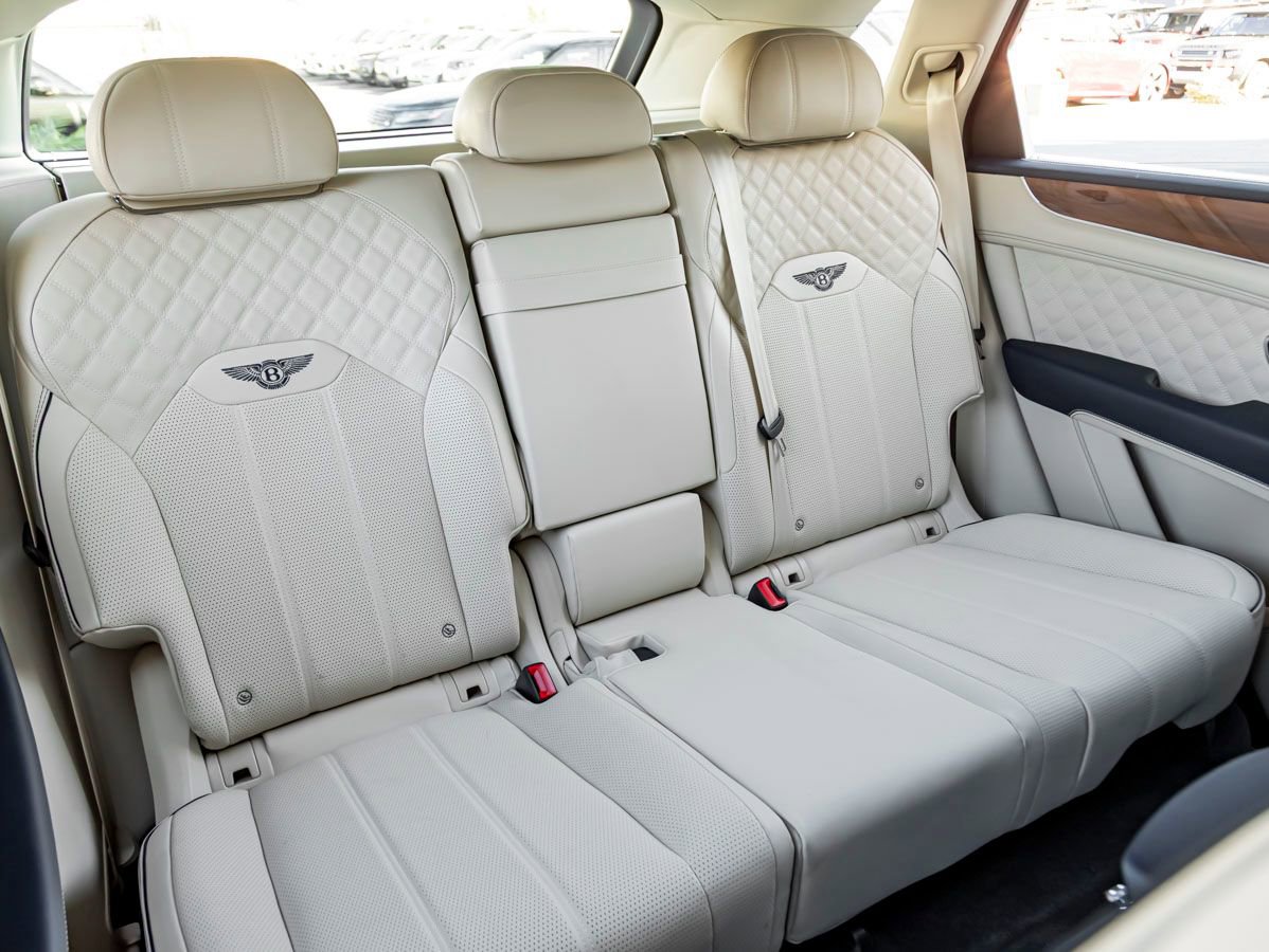 Used 2023 Bentley Bentayga AWD/4WD image 27