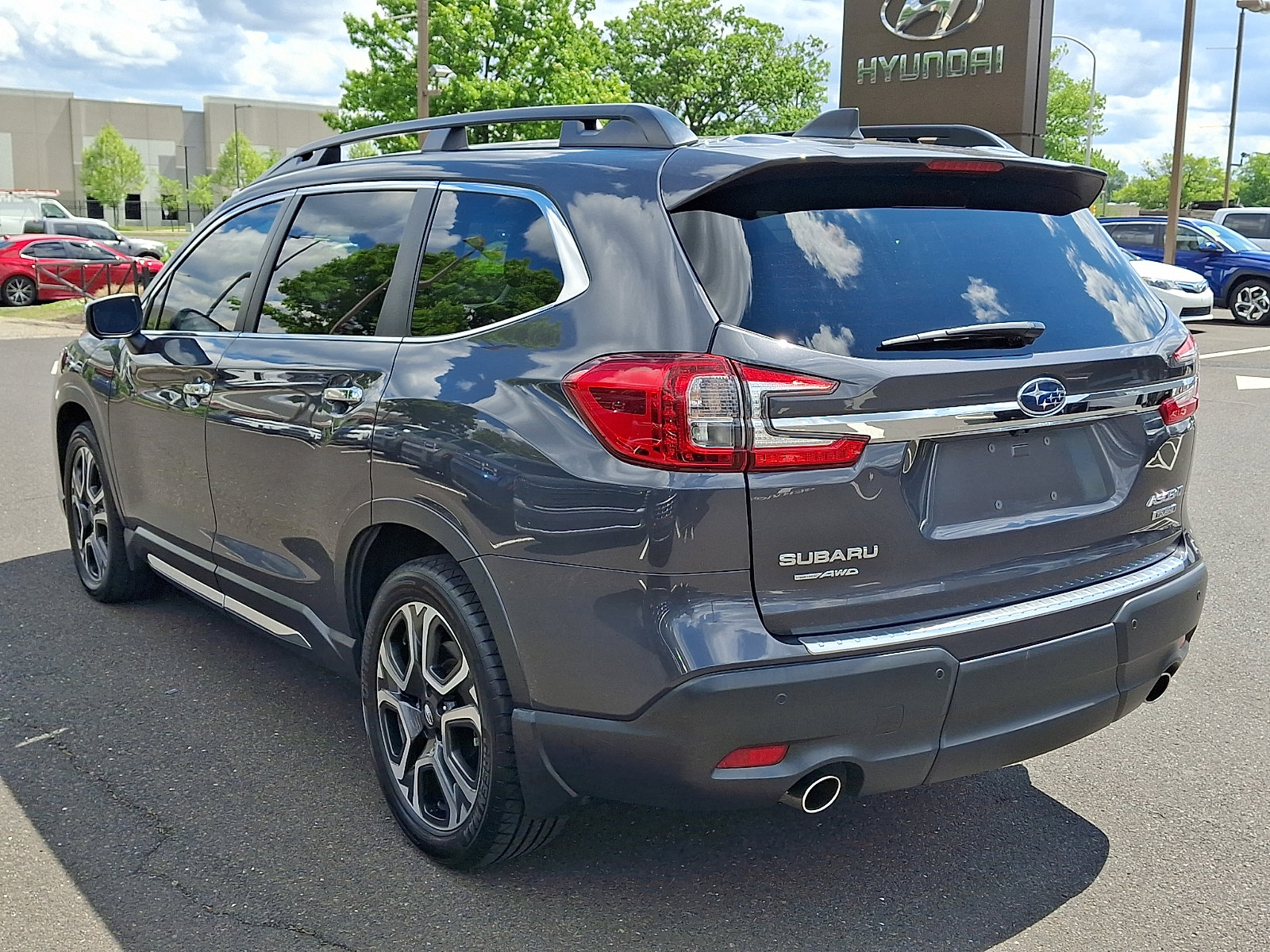Used 2023 Subaru Ascent Touring AWD/4WD image 4