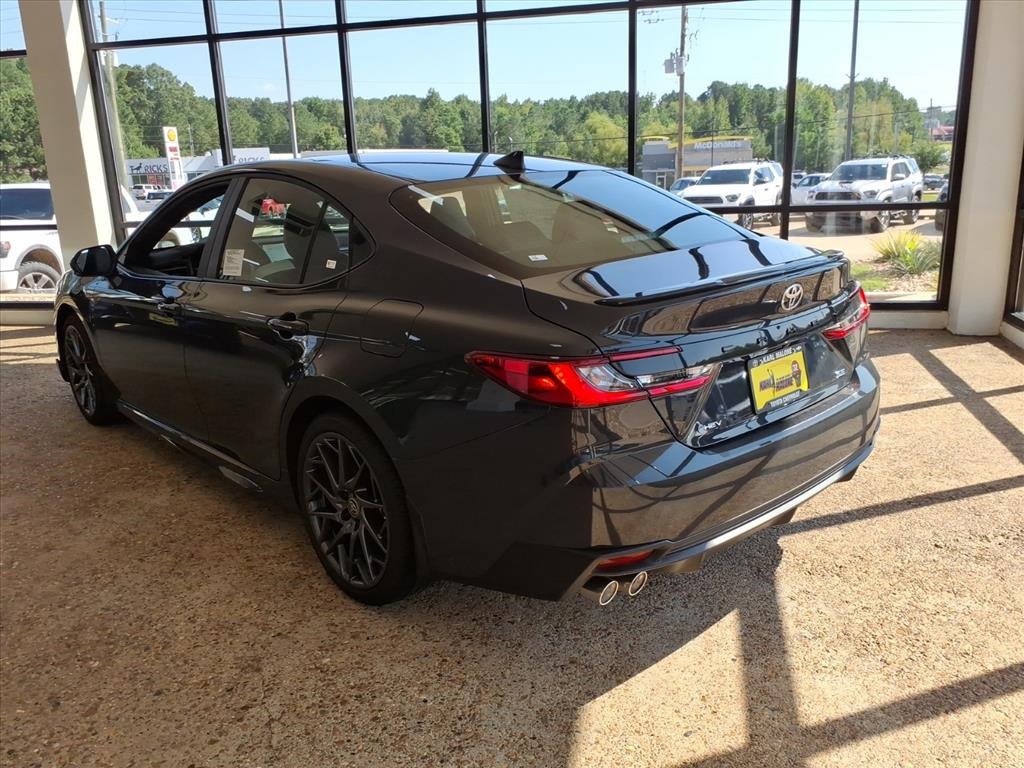 New 2025 Toyota Camry SE image 3