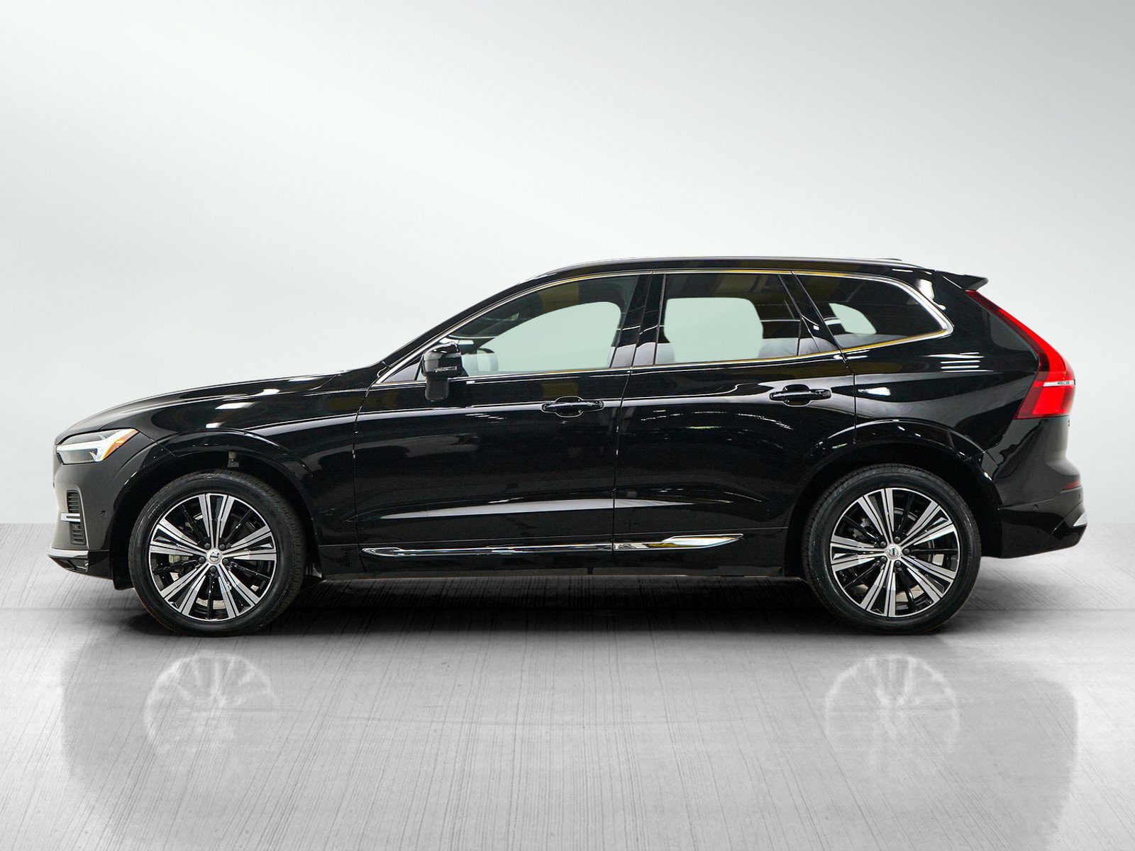 Used 2023 Volvo XC60 B6 Ultimate AWD/4WD image 2