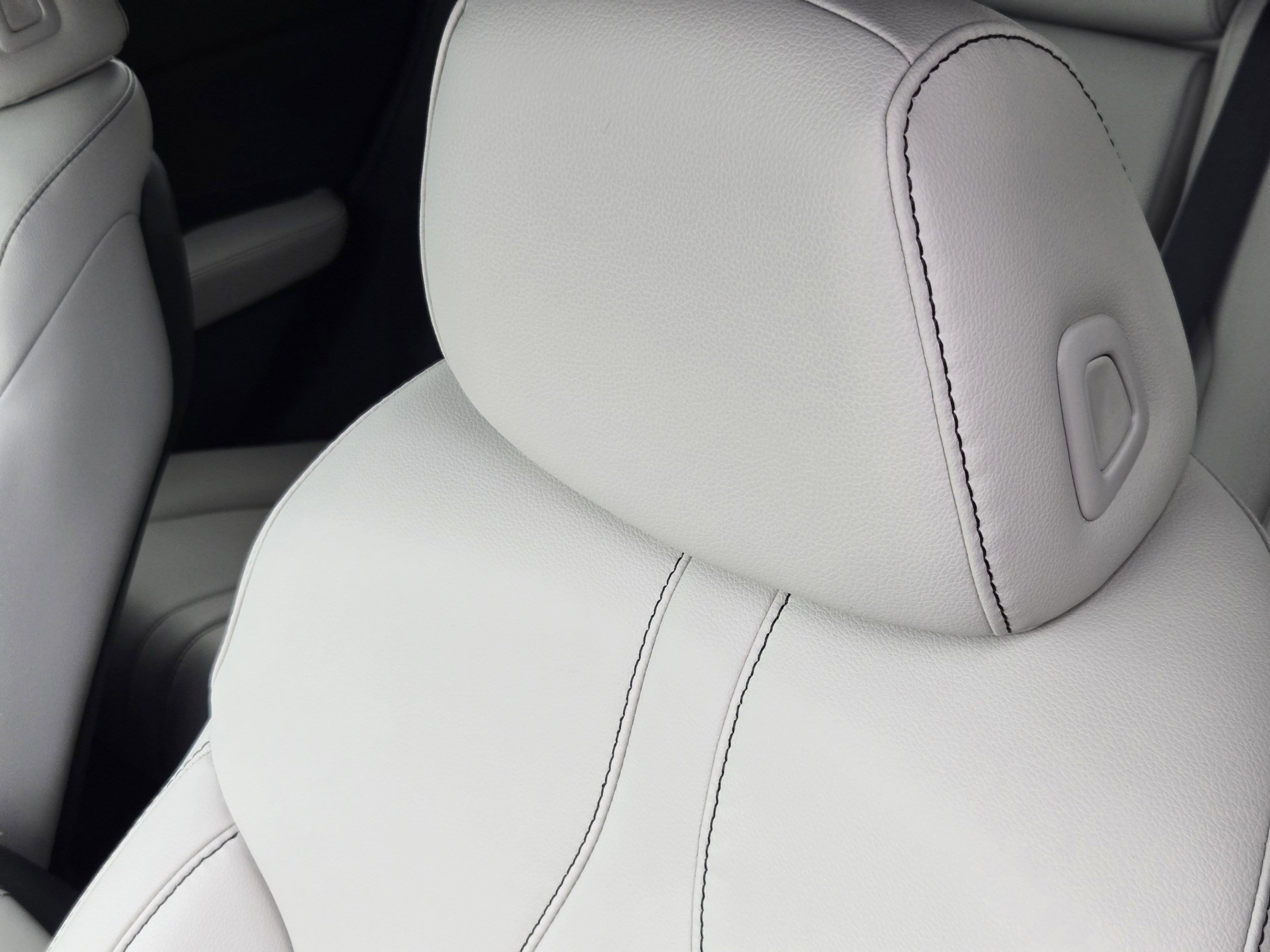 New 2026 Acura RDX SH-AWD image 13