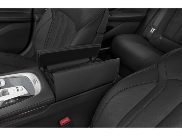 Used 2021 BMW 740i w/ Premium Package image 17