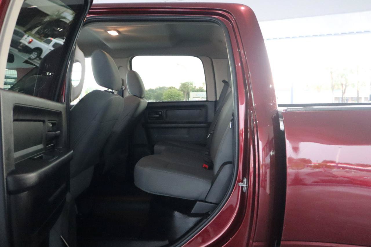 Used 2017 RAM 3500 Tradesman w/ Chrome Appearance Group AWD/4WD image 26