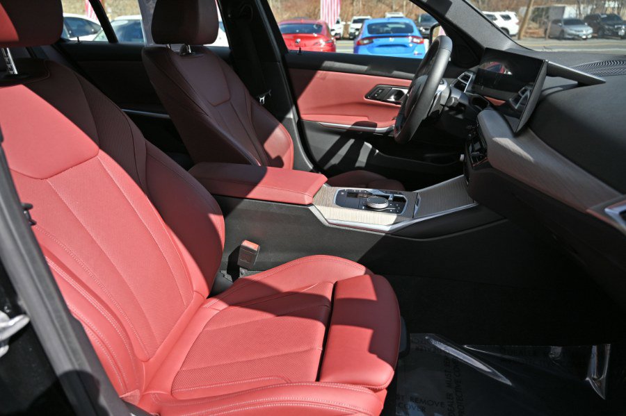 Used 2025 BMW 330i xDrive Sedan AWD/4WD image 21