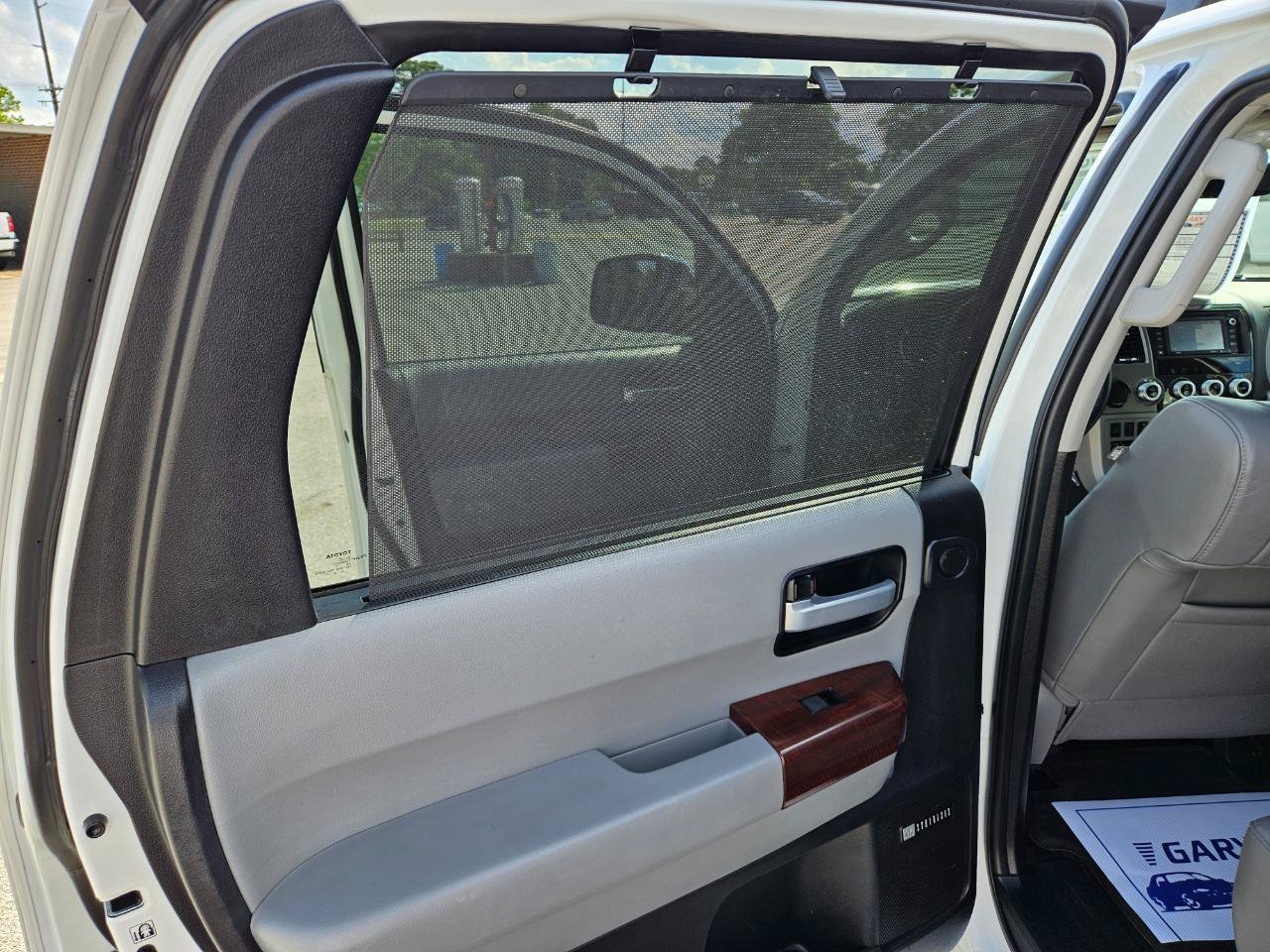 Used 2017 Toyota Sequoia Platinum RWD image 17