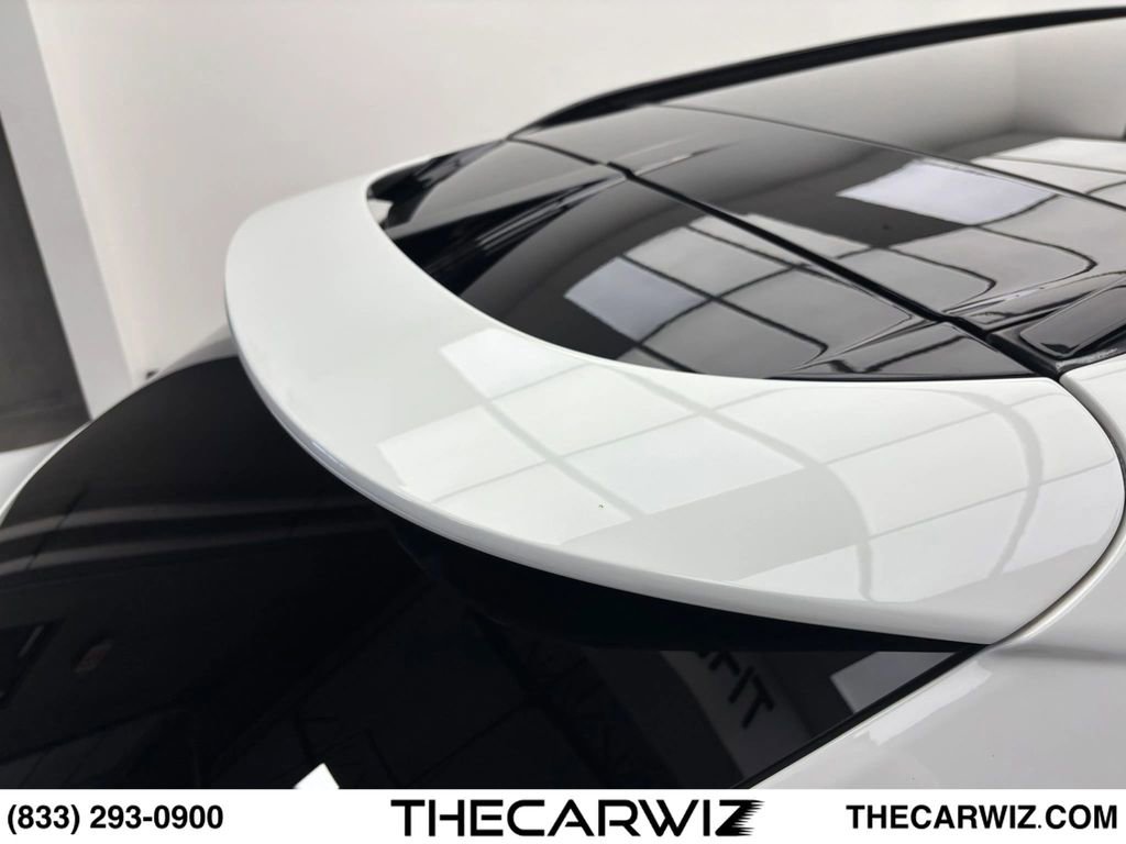 Used 2021 Aston Martin DBX AWD/4WD image 32
