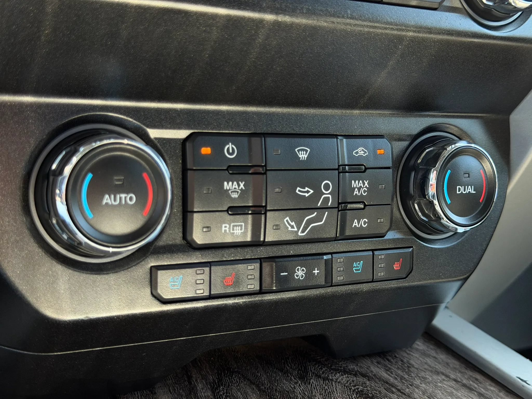 Used 2019 Ford F250 Lariat w/ Lariat Ultimate Package AWD/4WD image 42