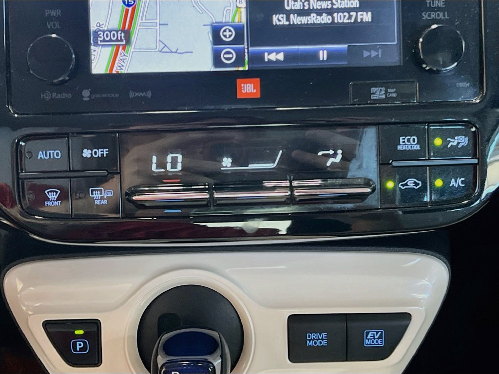 Used 2017 Toyota Prius Four FWD image 16