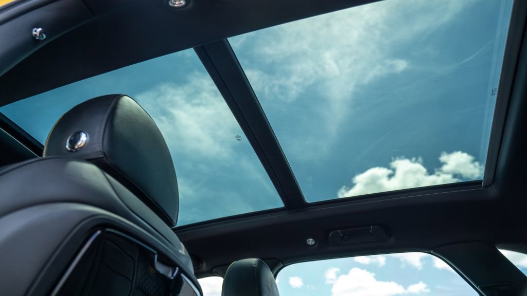 Used 2019 Bentley Bentayga image 58