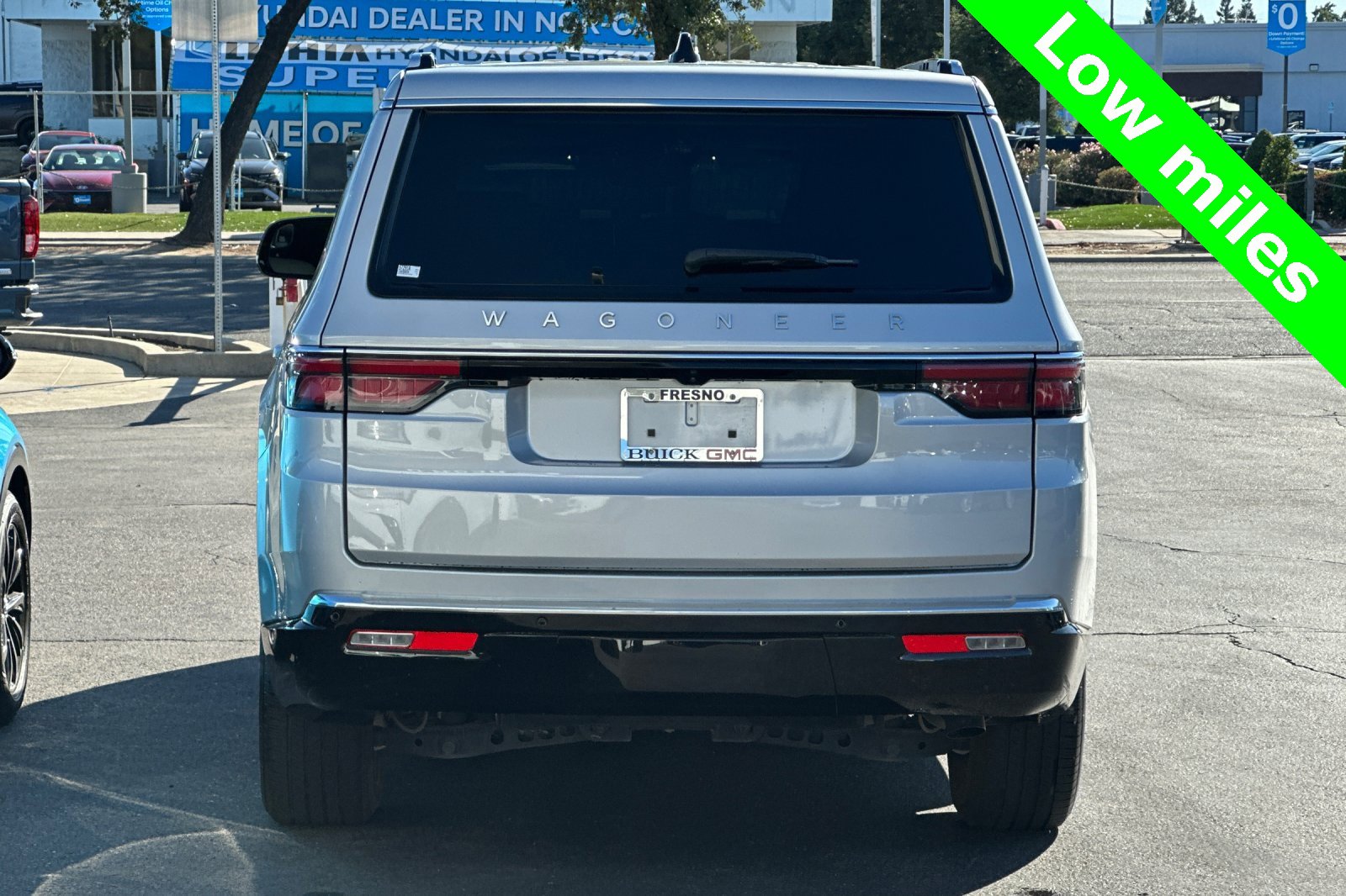Used 2024 Jeep Wagoneer 4WD image 5