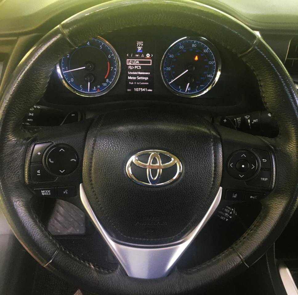Used 2017 Toyota Corolla SE FWD image 22