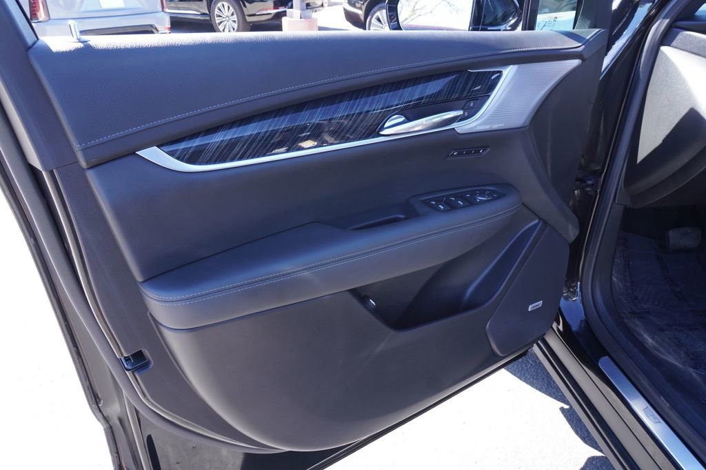 Used 2024 Cadillac XT6 Premium Luxury image 16